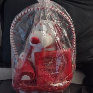 Valentine Day gift basketball